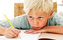 Niños que duerman más mejoran su conducta escolar