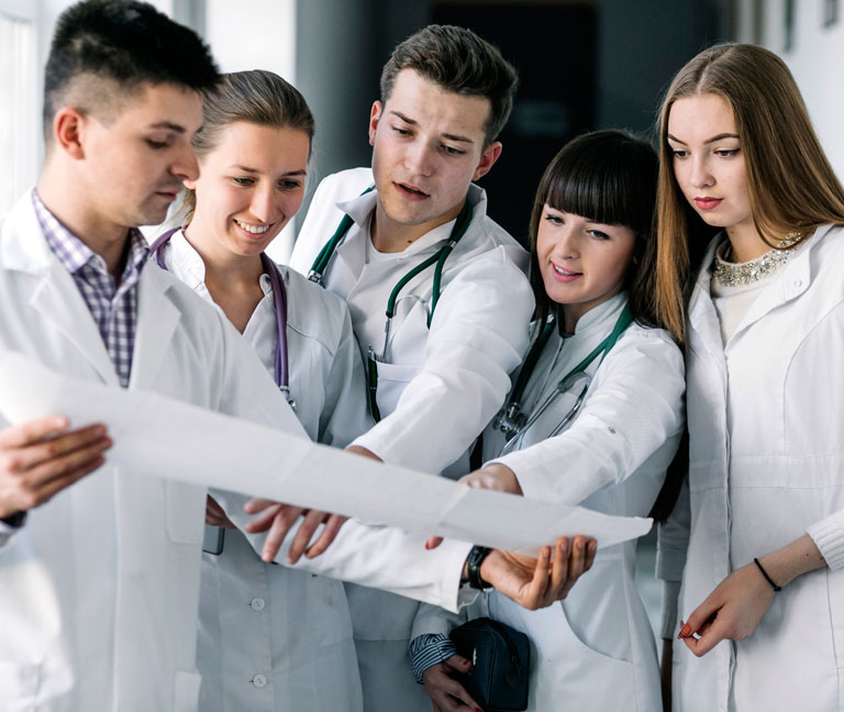 Más transparencia, más confianza: así evoluciona el ingreso a especialidades