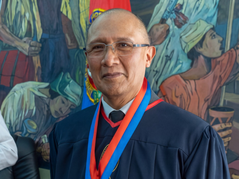 honoris causa, ricardo amaru, u mayor san andrés
