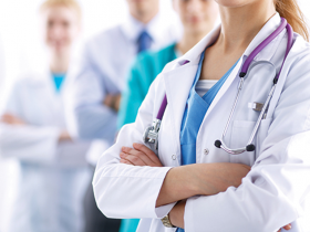 Control glucémico intensivo versus estándar en ACV