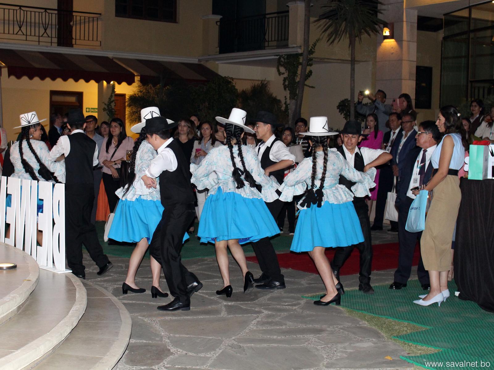 Inauguración con tradición