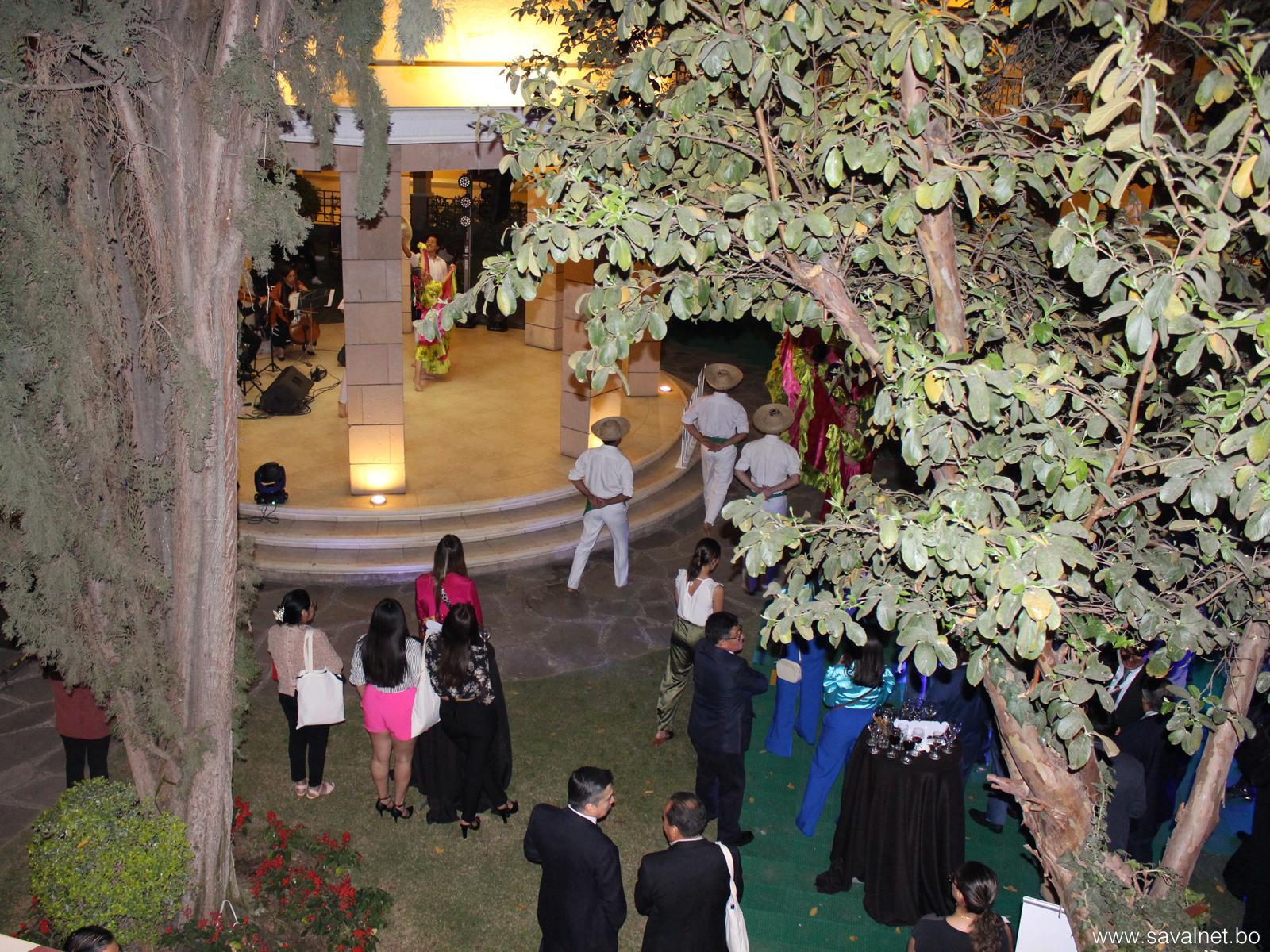Inauguración con tradición