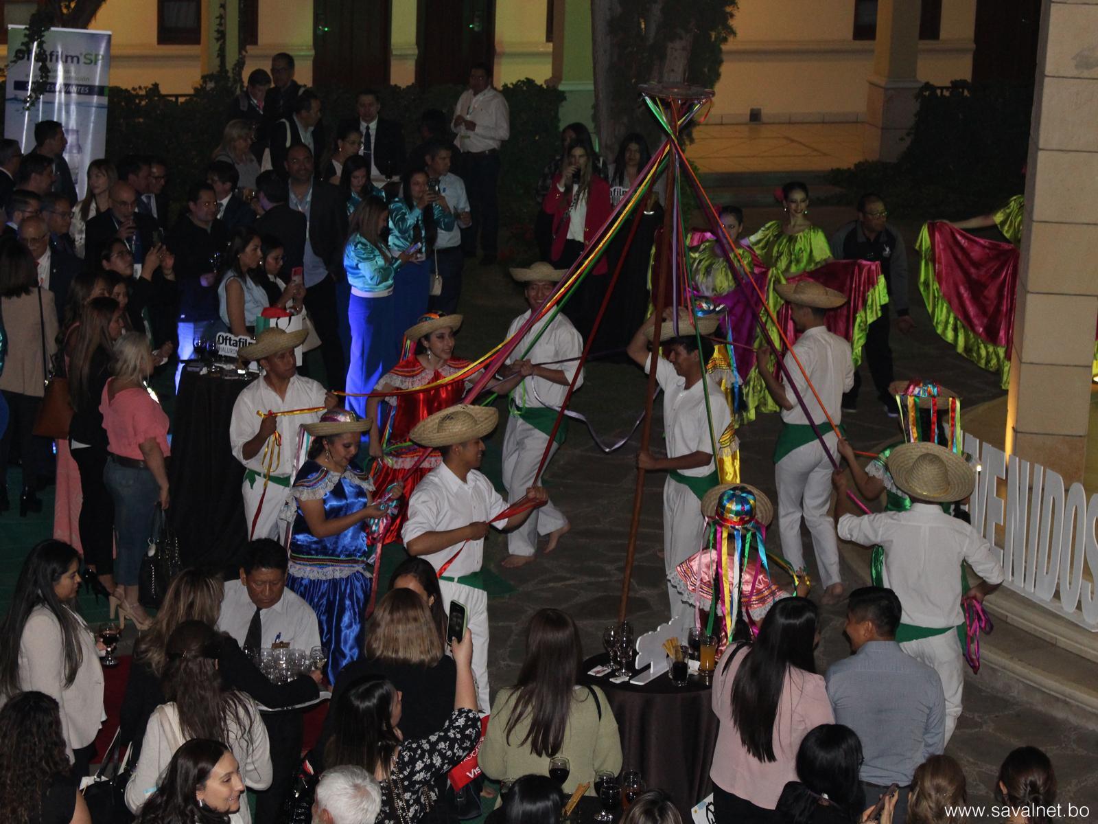 Inauguración con tradición