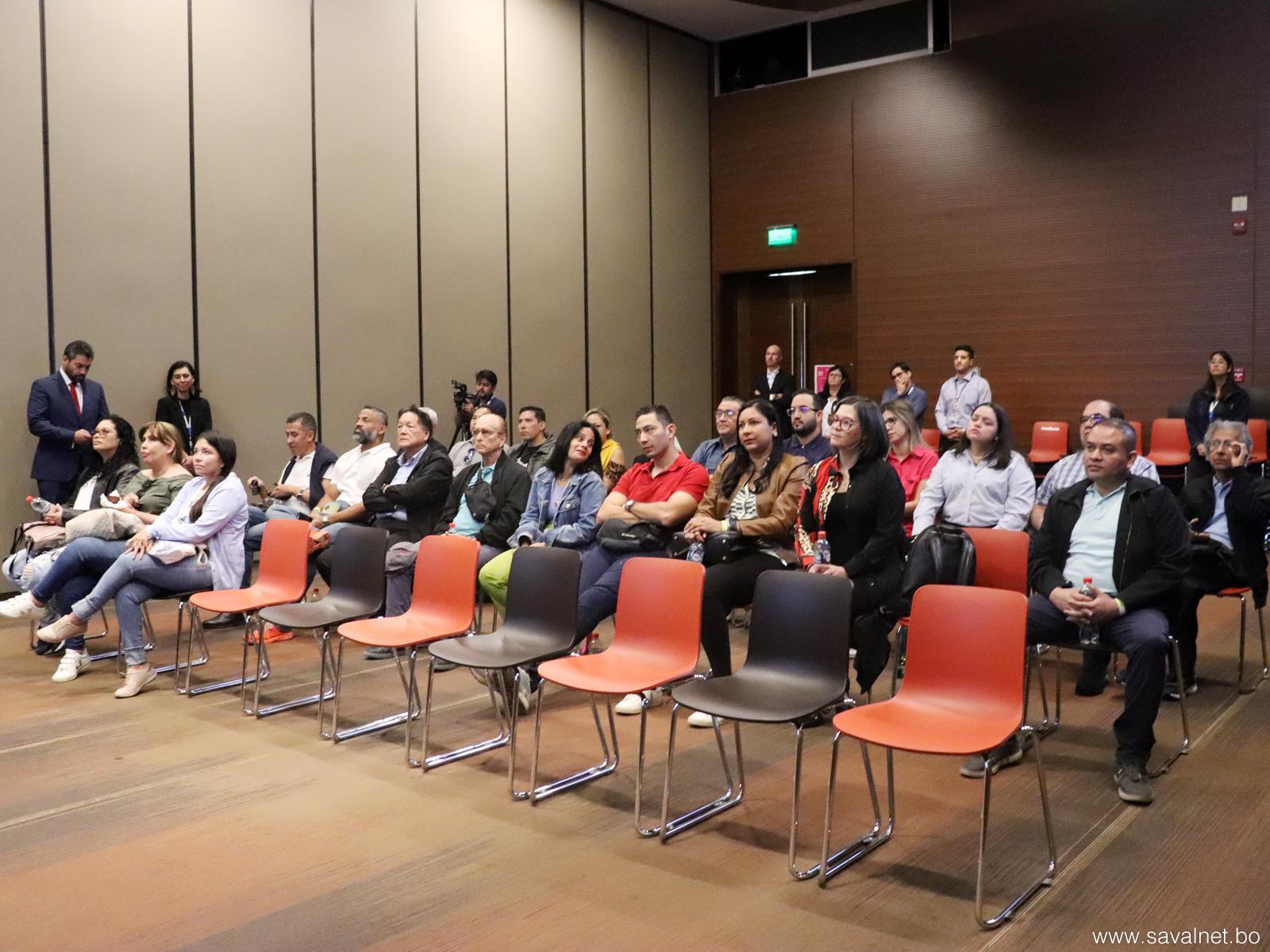 Visita a Laboratorios SAVAL en Chile