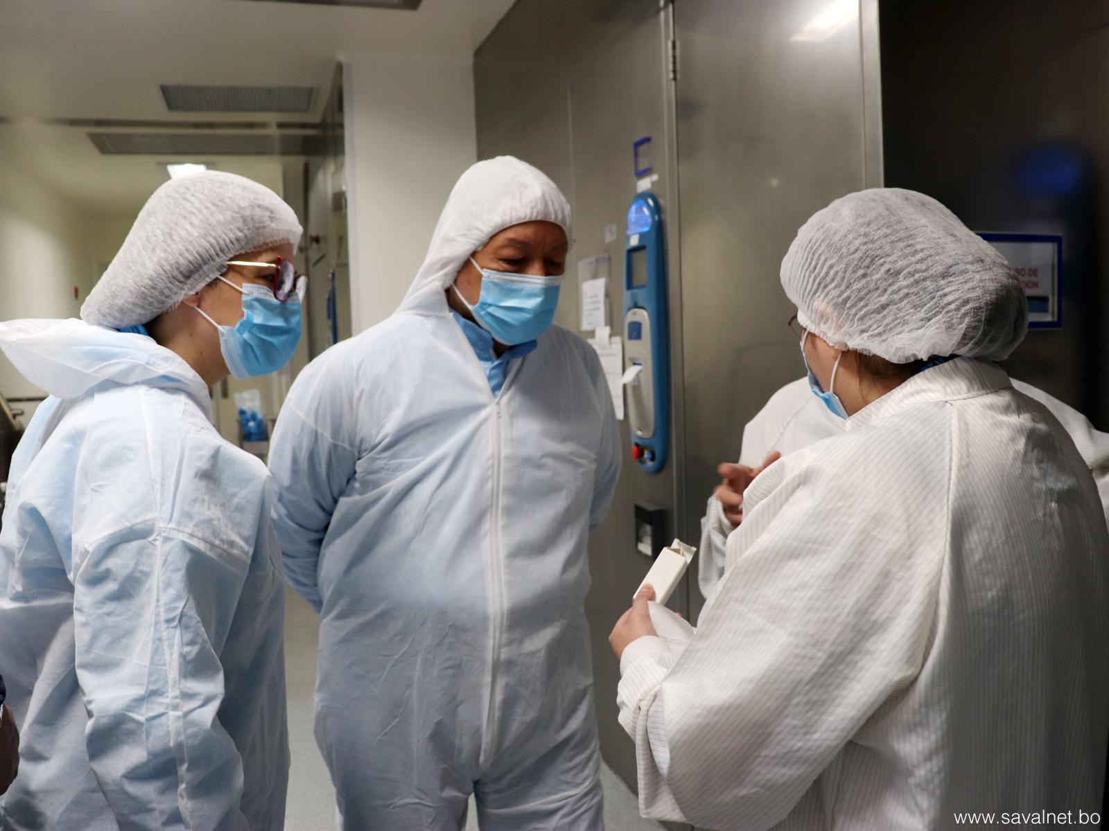 Visita a Laboratorios SAVAL en Chile